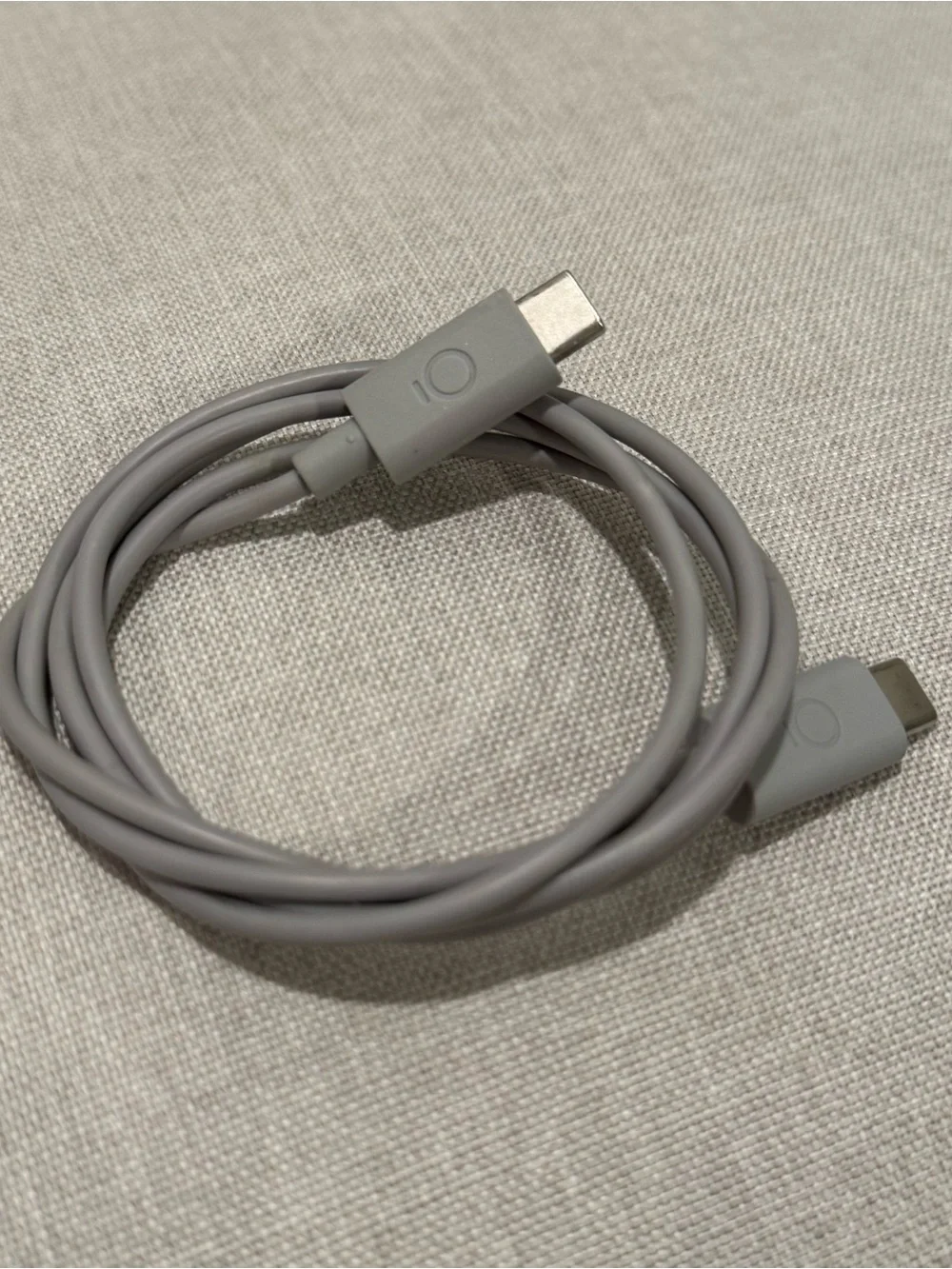 Oura Silver Smart Ring 4 with Box, Charger Cable, and Dock